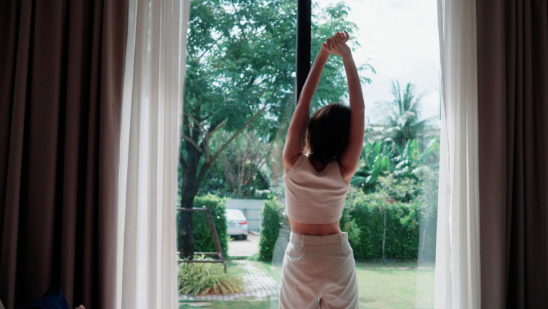 Як навчитися рано вставати без стресу